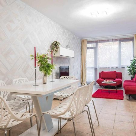 Red Velvet Apartment Varna Exterior foto
