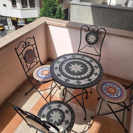 Red Velvet Apartment Varna Exterior foto